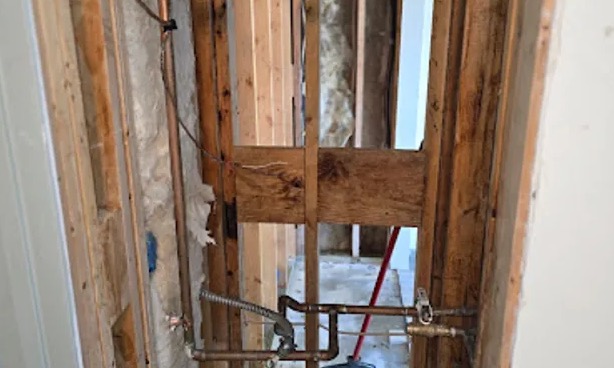 Frozen Pipe Water Removal in Vineyards, FL
